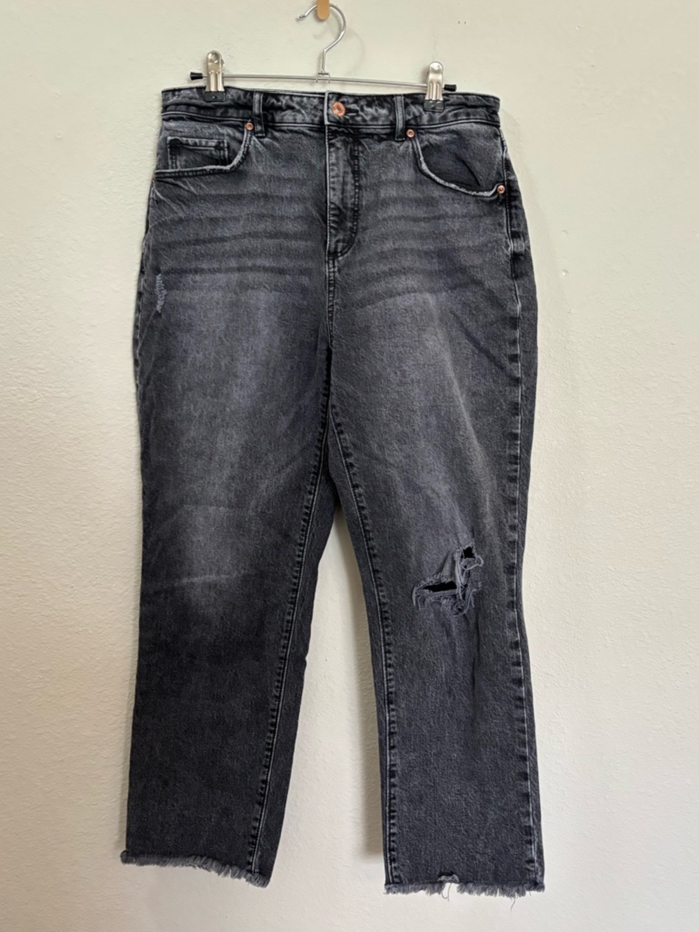 LOFT High Rise Distressed Raw Hem Cropped Jeans Gray Size 28/6